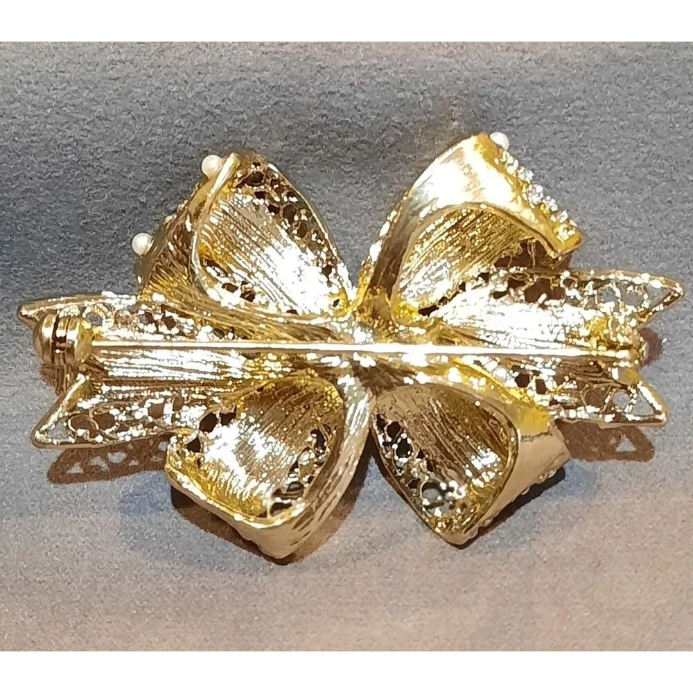 Beautiful ESTATE SALE FIND Pearl And Gold-tone Bow Brooch Pin XLNT